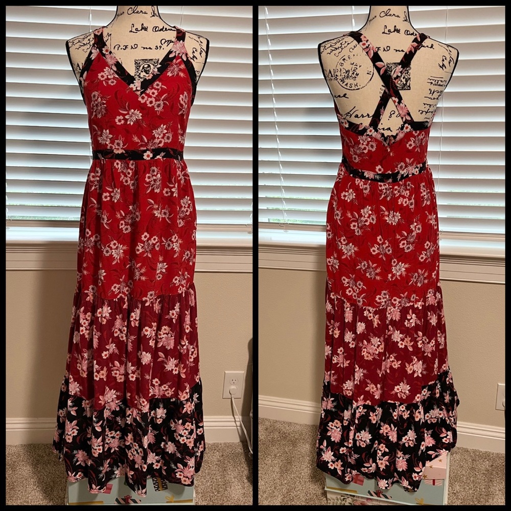 LOFT Red and Navy Floral Sundress, size 4 but fits like Medium 6-8
